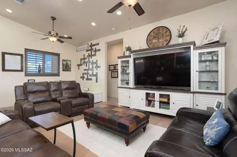 Living - 2540 E Lomas Dr, Vail, AZ 85641 photo 1 of 3