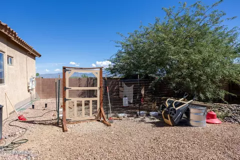 Exterior - 2540 E Lomas Dr, Vail, AZ 85641 photo 8 of 9