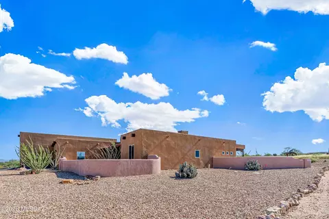 Exterior - 3221 W Thunder Pass Rd, Benson, AZ 85602 photo 2 of 11