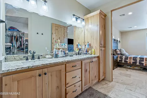 Bath - 3221 W Thunder Pass Rd, Benson, AZ 85602 photo 2 of 4