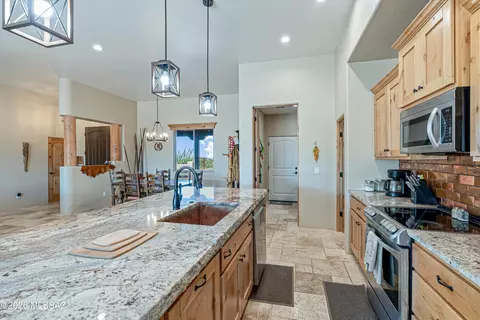 Kitchen - 3221 W Thunder Pass Rd, Benson, AZ 85602 photo 3 of 4