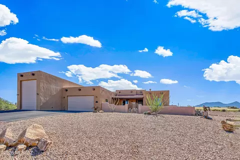 3221 W Thunder Pass Rd, Benson, AZ 85602