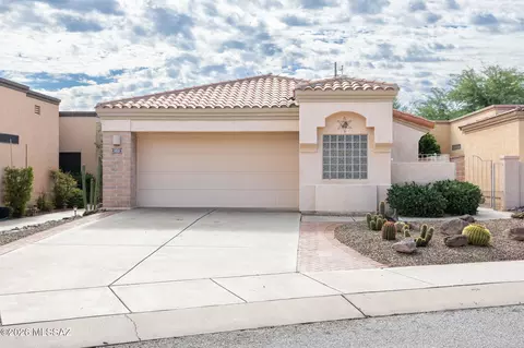 352 N Royal Bell Dr, Green Valley, AZ 85614