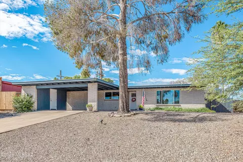 8672 E Olympic Club Cir, Tucson, AZ 85710