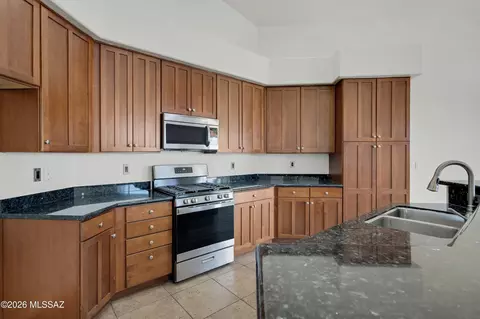 Kitchen - 14024 E Fairway Bluff Ct, Vail, AZ 85641 photo 2 of 3