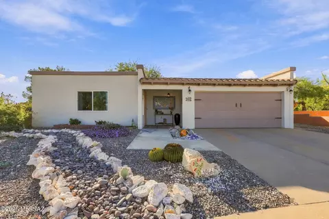 1866 S Abrego Dr, Green Valley, AZ 85614