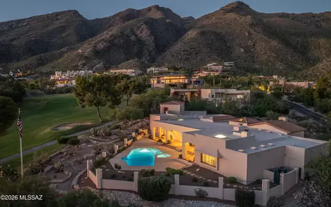 5465 E Gleneagles Dr, Tucson, AZ 85718