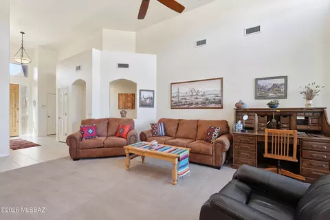 Living - 14061 E Copper Mesa Ct, Vail, AZ 85641 photo 2 of 5
