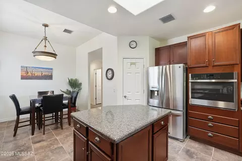 Kitchen - 14061 E Copper Mesa Ct, Vail, AZ 85641 photo 1 of 4