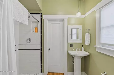 Bath - 2339 E 6th St, Tucson, AZ 85719 photo 2 of 3