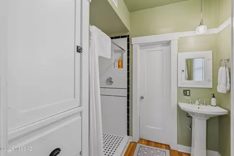 Bath - 2339 E 6th St, Tucson, AZ 85719 photo 1 of 3