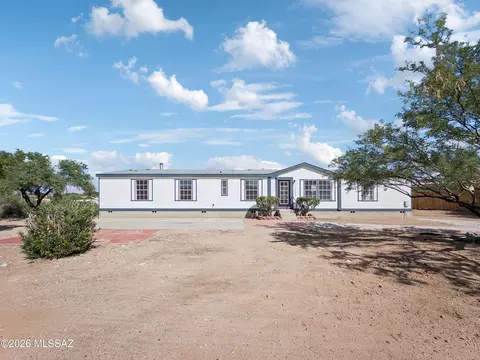 10205 S Summit Point Dr, Tucson, AZ 85756