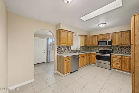 Kitchen - 6755 E Hawk Dr, Tucson, AZ 85730 photo 1 of 4