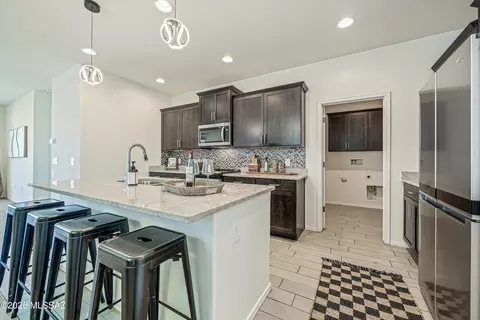 Kitchen - 11299 S Weismann Dr, Vail, AZ 85641 photo 3 of 6