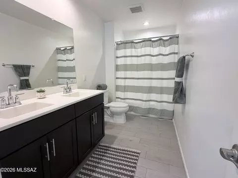 Bath - 11299 S Weismann Dr, Vail, AZ 85641 photo 3 of 4