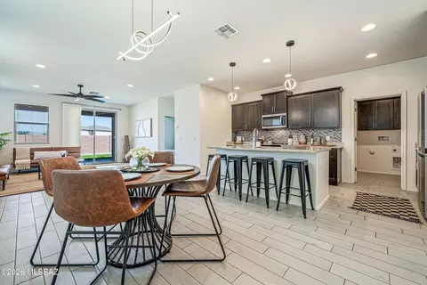 Dining - 11299 S Weismann Dr, Vail, AZ 85641 photo 1 of 2