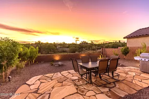 9239 N Peridot Vista Ave, Tucson, AZ 85742