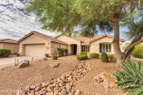 1952 E Wintergreen Dr, Green Valley, AZ 85614