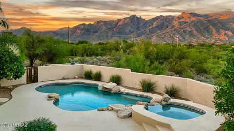 5500 N Hacienda Del Sol Rd, Tucson, AZ 85718