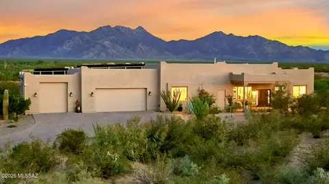2068 E Old Stone House Trl, Sahuarita, AZ 85629