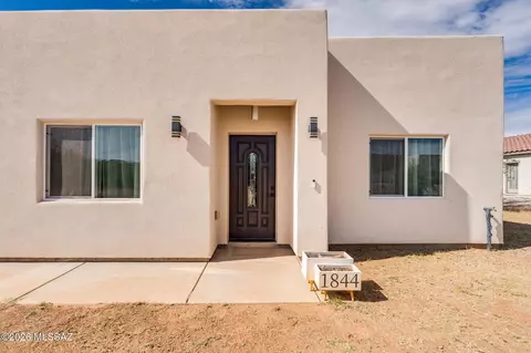 1844 Isabel Ct, Rio Rico, AZ 85648