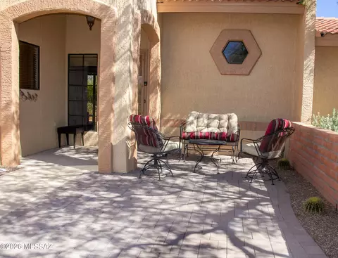 14026 N Green Tree Dr, Oro Valley, AZ 85755