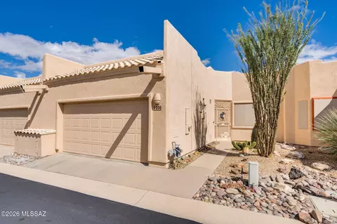 1206 N Laramie Ln, Green Valley, AZ 85614
