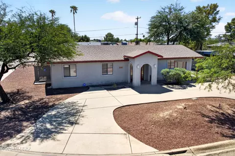 4882 E 18th St, Tucson, AZ 85711