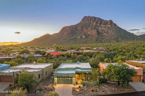 2040 S Doubletree Ln, Tucson, AZ 85713