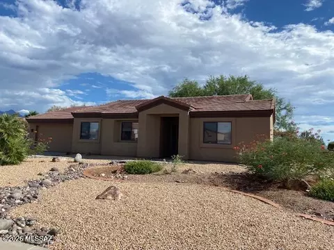 1493 W Hidden Crest Ct, Green Valley, AZ 85622