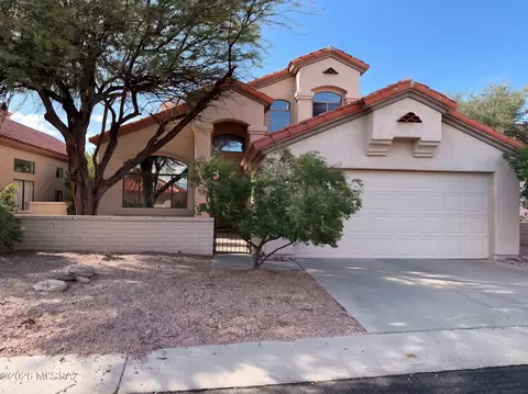 5997 N Moon Crest Dr, Tucson, AZ 85718