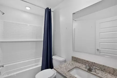 Bath - 8870 E Moontear Way, Vail, AZ 85641 photo 3 of 4