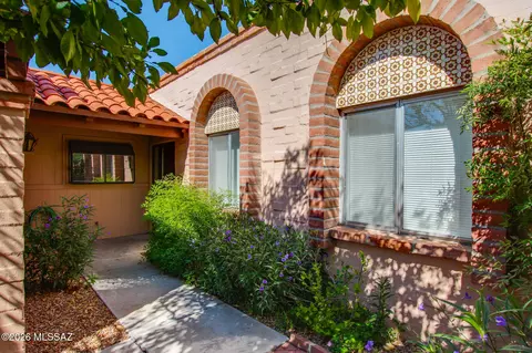 4215 E Presidio Rd, Tucson, AZ 85712