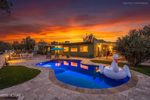 821 W Calle De Julio, Green Valley, AZ 85614