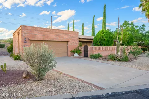 1846 W Camino Urbano, Green Valley, AZ 85622