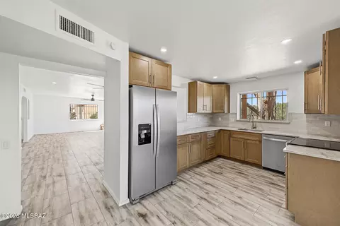 918 W Camino Guarina, Green Valley, AZ 85614