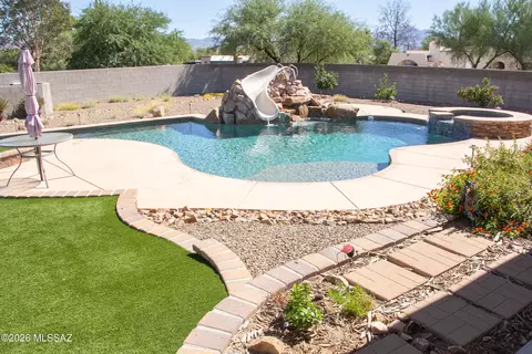 221 W El Nopal, Green Valley, AZ 85614