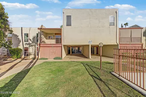 1600 N Wilmot Rd #413, Tucson, AZ 85712