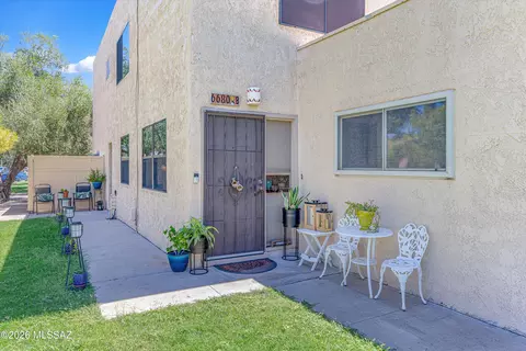 6680 E Calle La Paz UNIT B, Tucson, AZ 85715