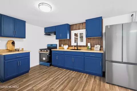 Kitchen - 33 Spring Canyon Rd, Bisbee, AZ 85603 photo 1 of 1