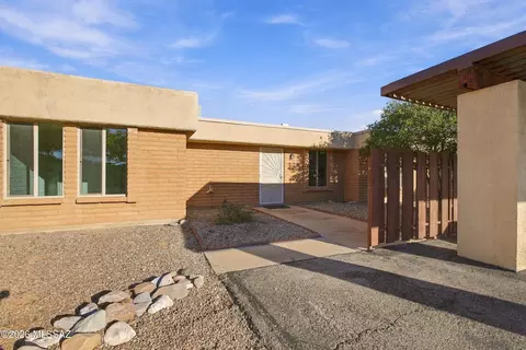 7714 E Kenyon Dr, Tucson, AZ 85710