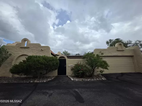 3031 S Alfredo Pl, Tucson, AZ 85713