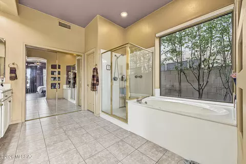 Bath - 2145 N Split Rock Pl, Tucson, AZ 85749 photo 1 of 3