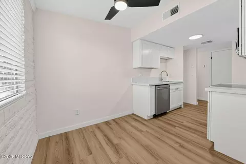 Dining - 4150 E Canada Stra, Tucson, AZ 85706 photo 1 of 2