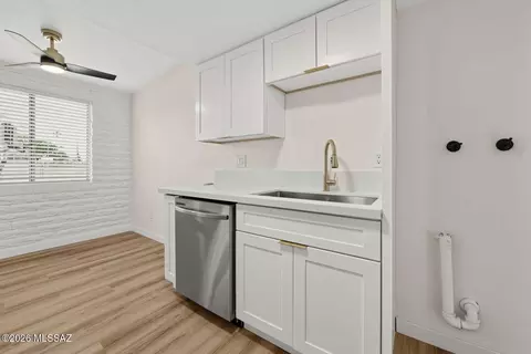 Kitchen - 4150 E Canada Stra, Tucson, AZ 85706 photo 2 of 4
