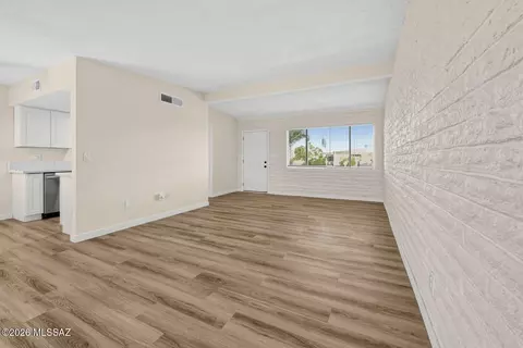 Living - 4150 E Canada Stra, Tucson, AZ 85706 photo 2 of 4