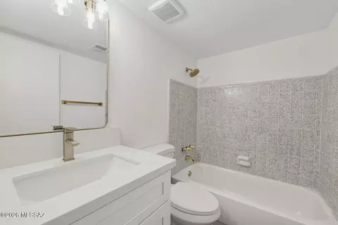 Bath - 4150 E Canada Stra, Tucson, AZ 85706 photo 9 of 9
