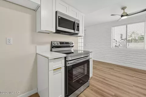 Kitchen - 4150 E Canada Stra, Tucson, AZ 85706 photo 1 of 4