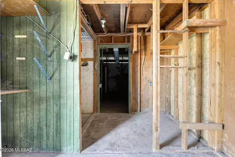 Entry Way - 4150 E Canada Stra, Tucson, AZ 85706 photo 1 of 2