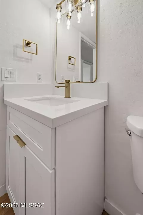 Bath - 4150 E Canada Stra, Tucson, AZ 85706 photo 6 of 9